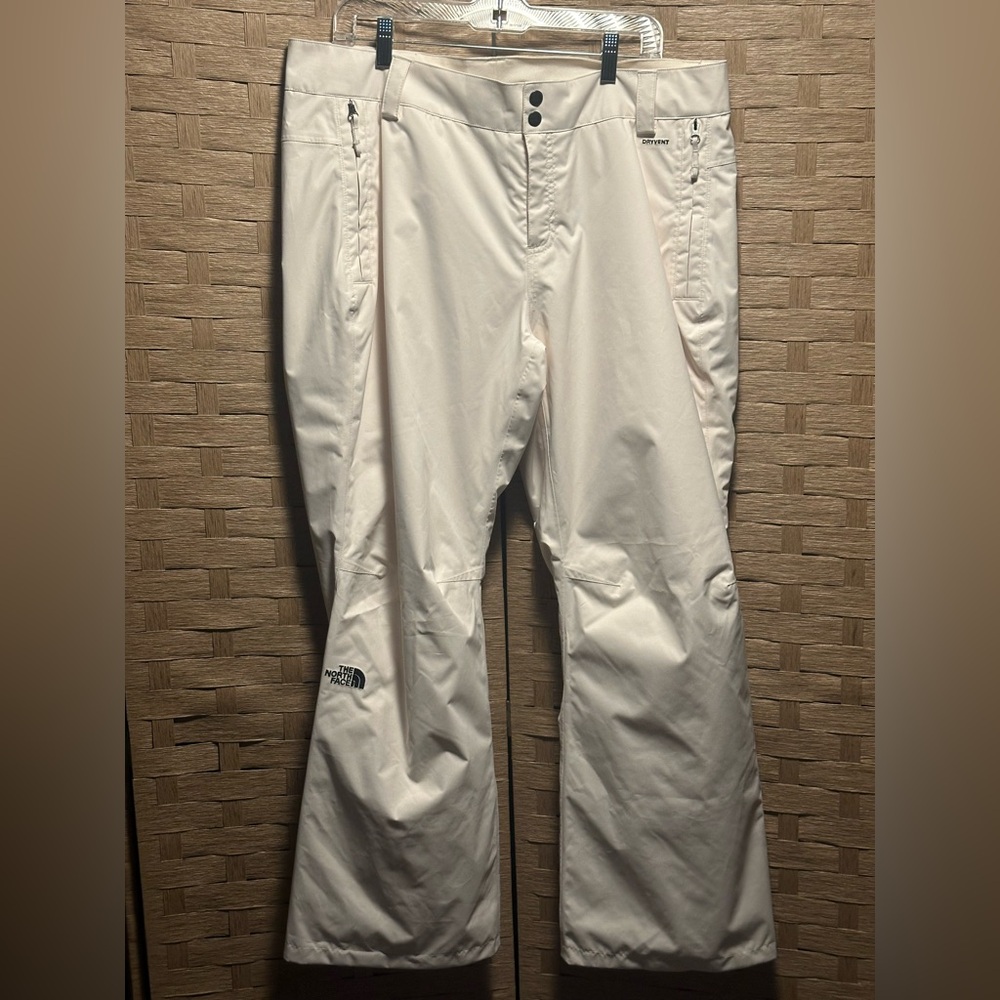 NWT The North Face Sally Pant X Large Short